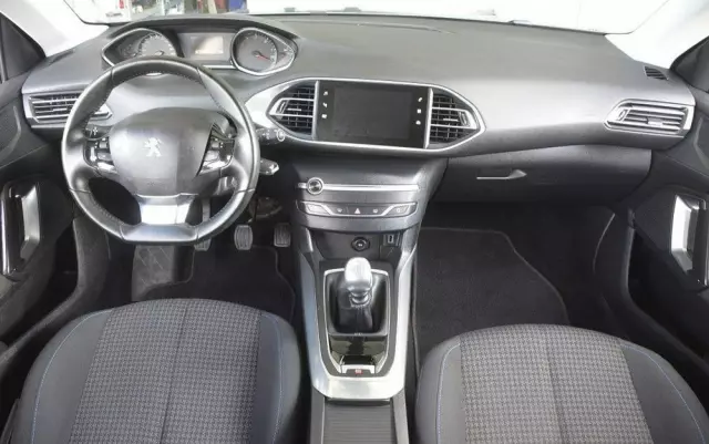 PEUGEOT 308 1.5 BlueHDi Business Line S&S