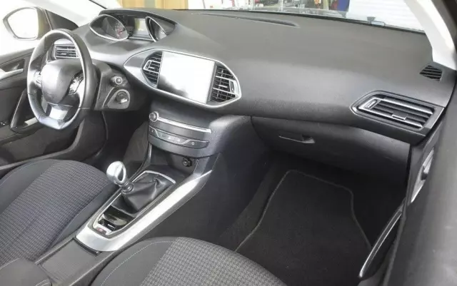 PEUGEOT 308 1.5 BlueHDi Business Line S&S