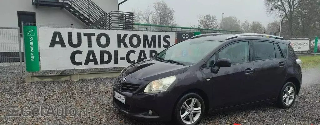 TOYOTA Verso 