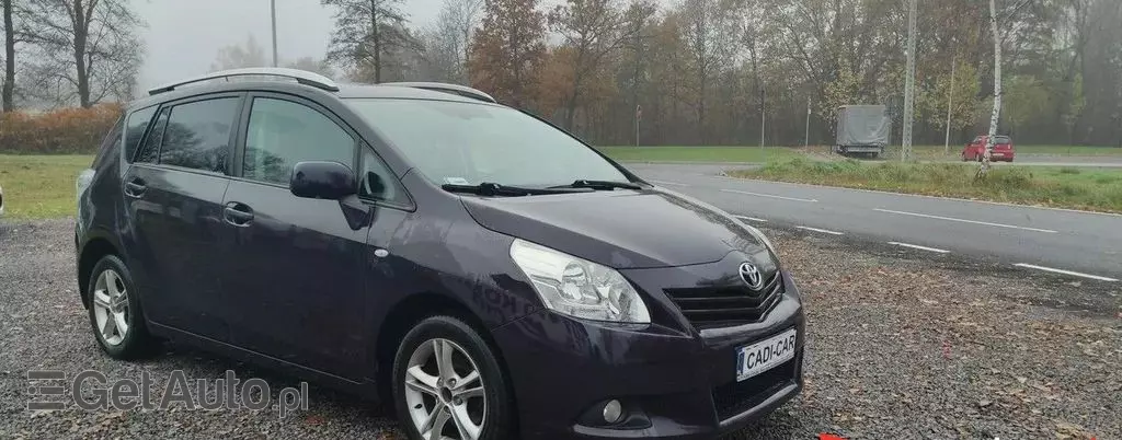 TOYOTA Verso 