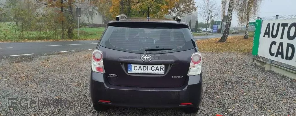 TOYOTA Verso 