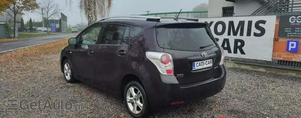TOYOTA Verso 