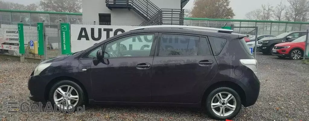 TOYOTA Verso 