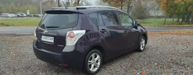 TOYOTA Verso 