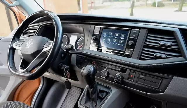 VOLKSWAGEN TRANSPORTER 