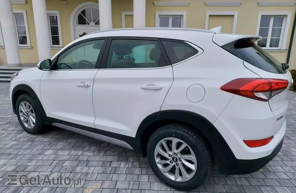 HYUNDAI Tucson 