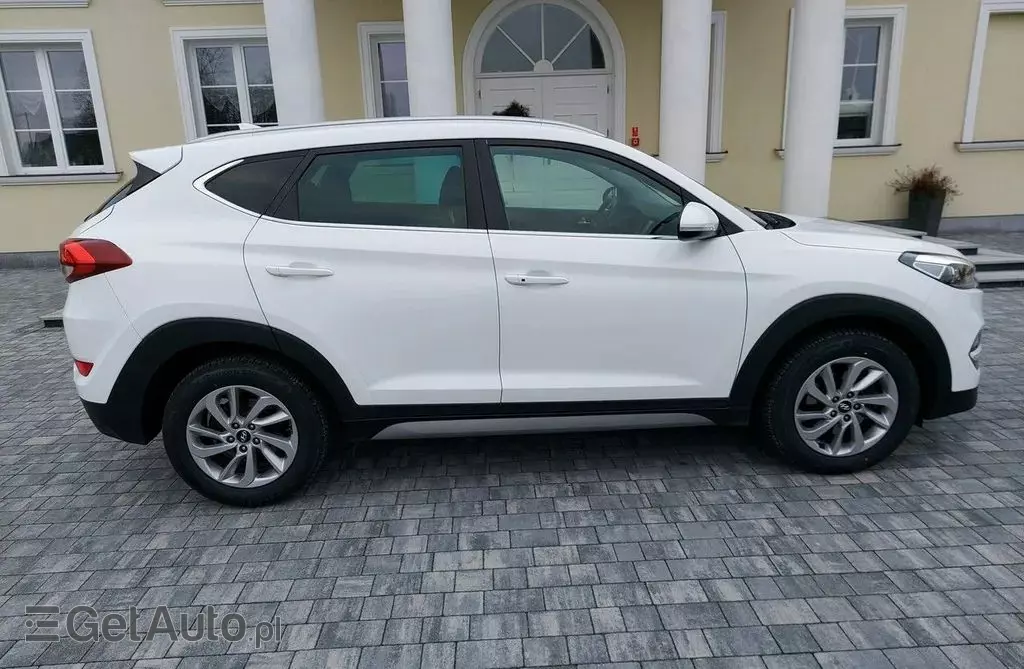 HYUNDAI Tucson 