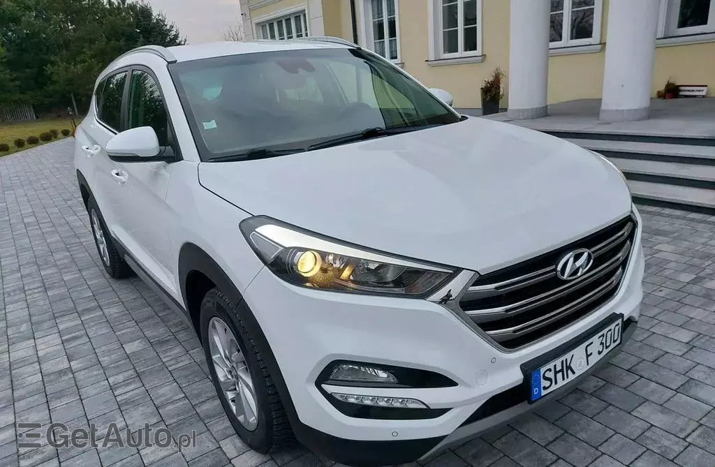 HYUNDAI Tucson 