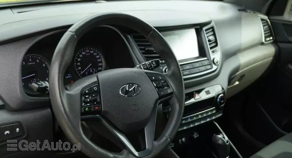 HYUNDAI Tucson 