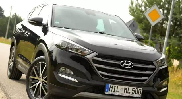 HYUNDAI Tucson 