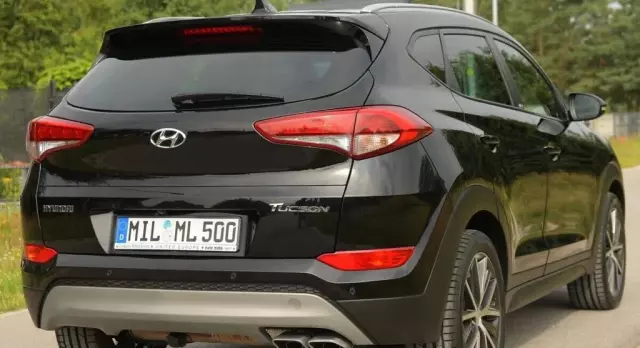 HYUNDAI Tucson 