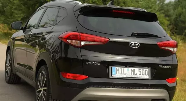 HYUNDAI Tucson 
