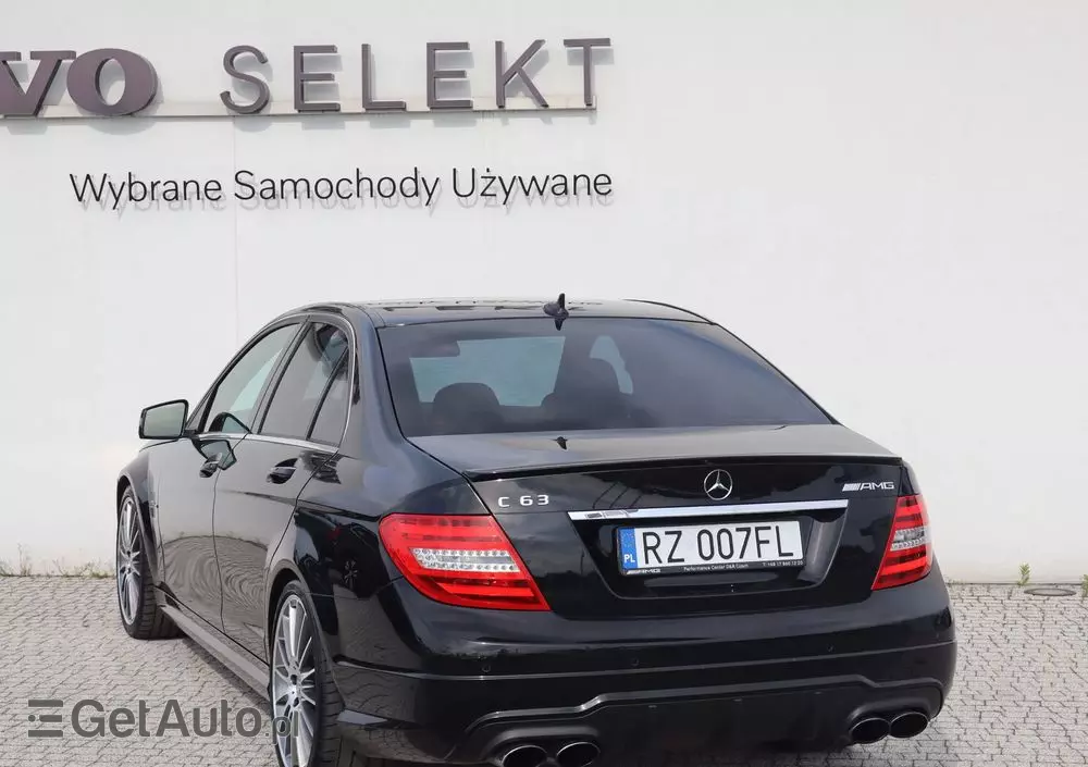 MERCEDES-BENZ Klasa C 63 AMG
