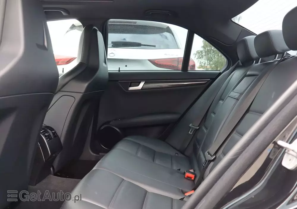 MERCEDES-BENZ Klasa C 63 AMG