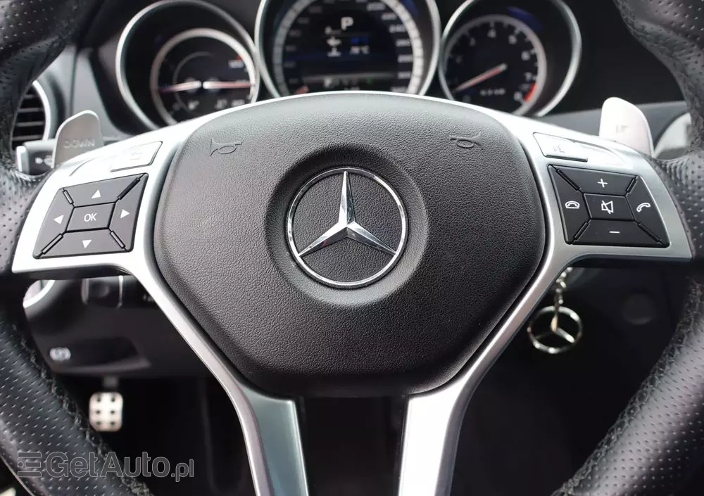 MERCEDES-BENZ Klasa C 63 AMG