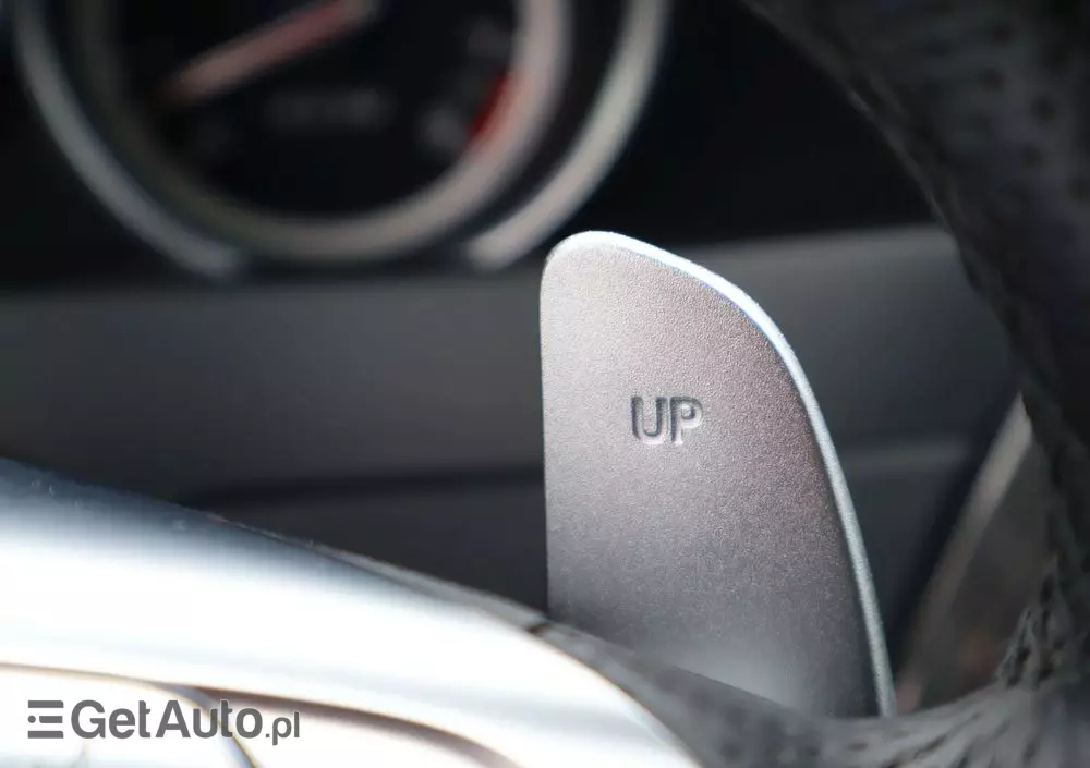 MERCEDES-BENZ Klasa C 63 AMG