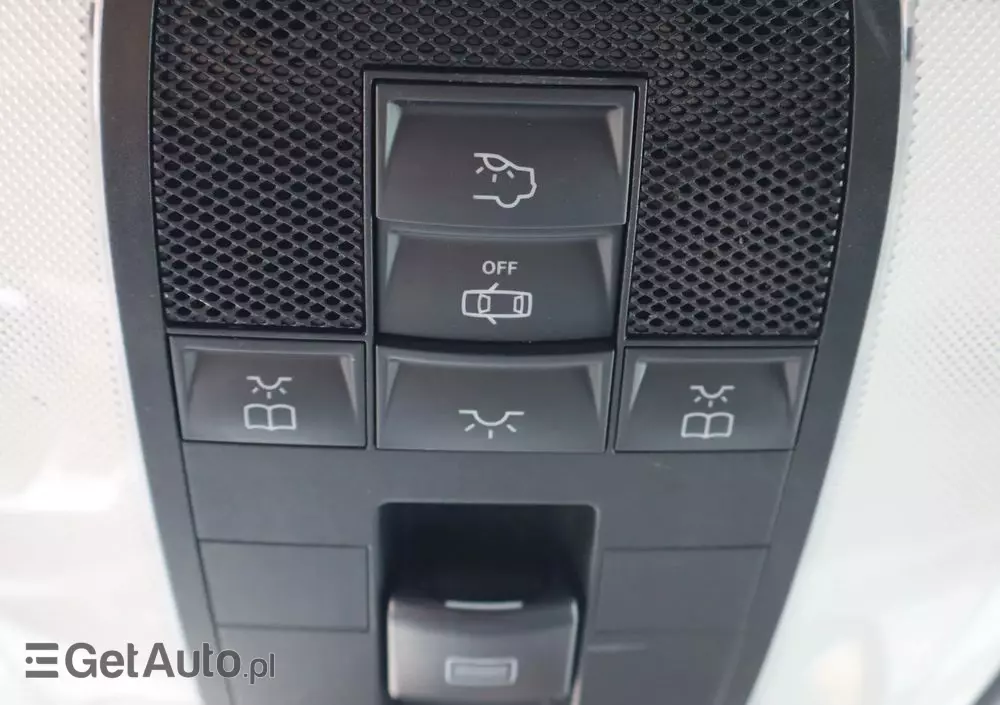 MERCEDES-BENZ Klasa C 63 AMG