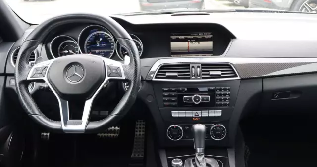 MERCEDES-BENZ Klasa C 63 AMG