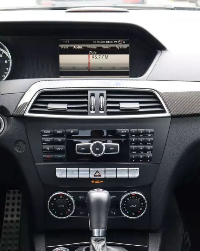 MERCEDES-BENZ Klasa C 63 AMG