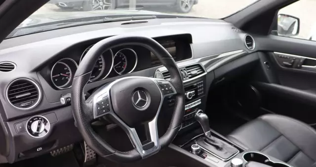 MERCEDES-BENZ Klasa C 63 AMG