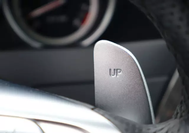 MERCEDES-BENZ Klasa C 63 AMG