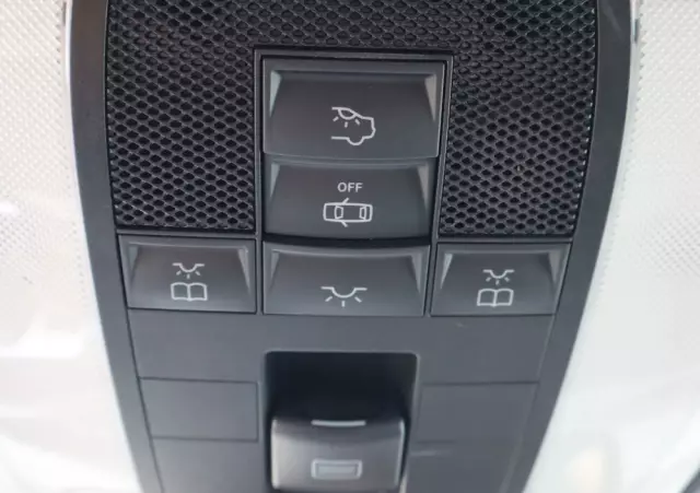 MERCEDES-BENZ Klasa C 63 AMG