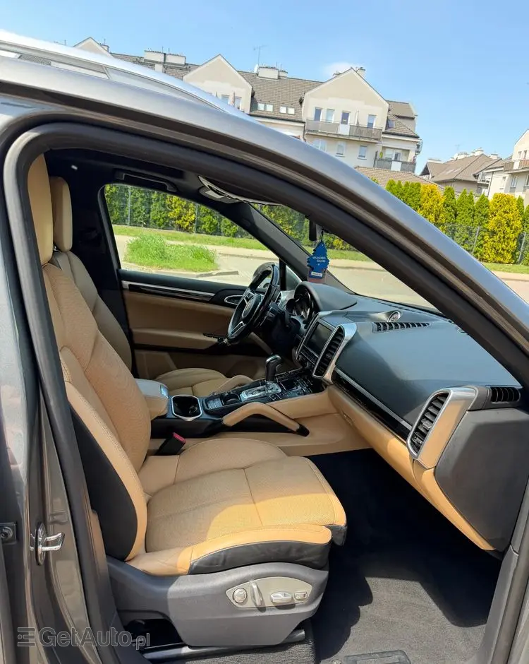 PORSCHE Cayenne S