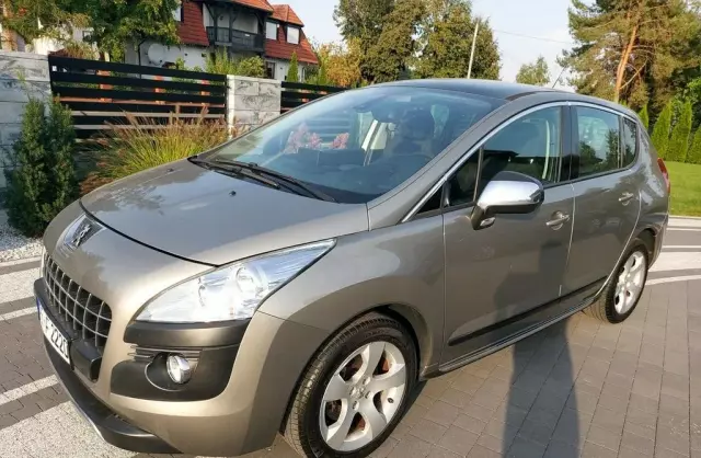 PEUGEOT 3008 