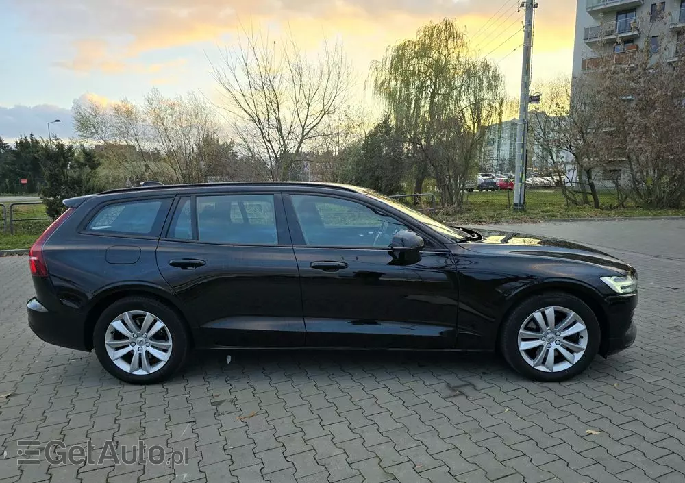 VOLVO V60 T4 Momentum