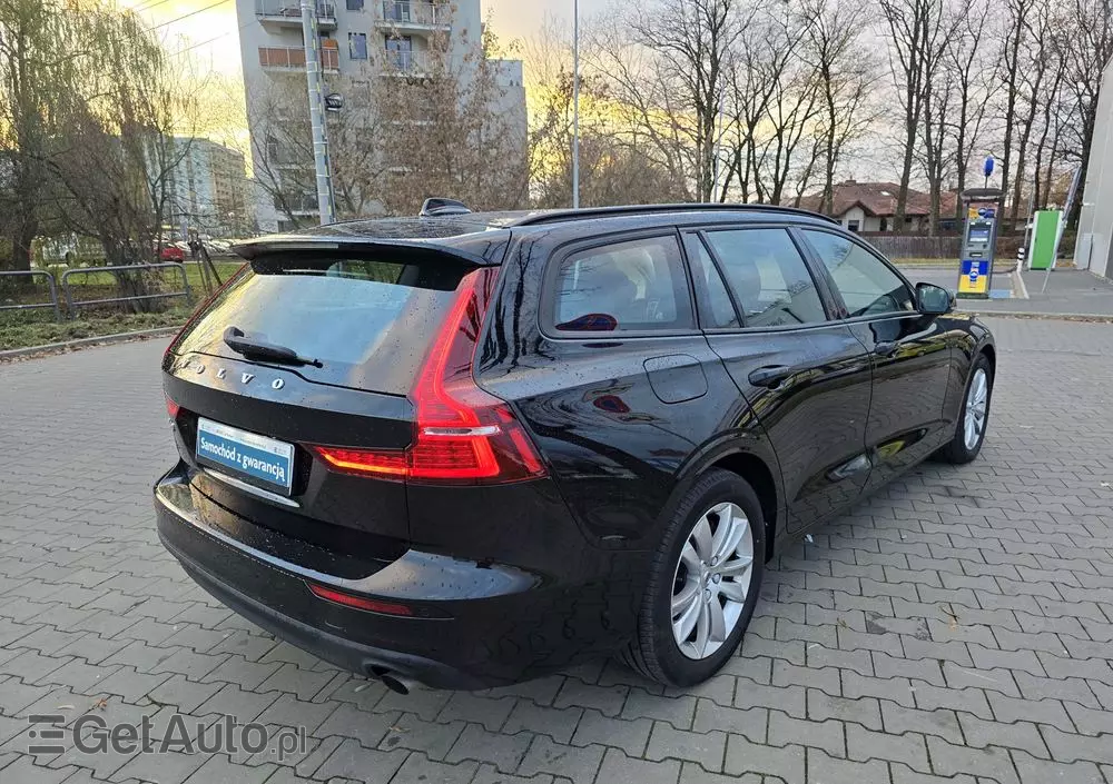 VOLVO V60 T4 Momentum