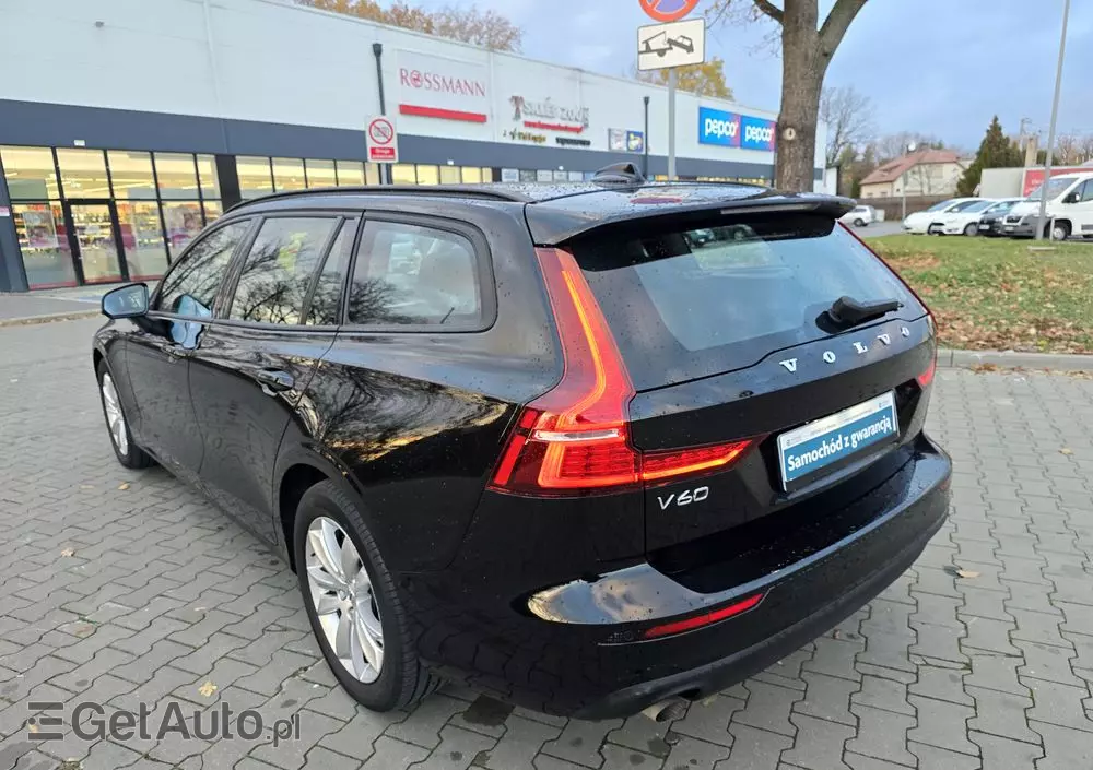 VOLVO V60 T4 Momentum
