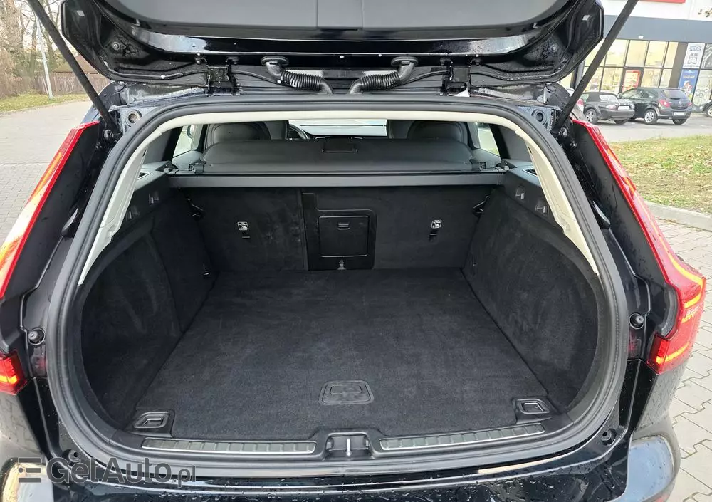 VOLVO V60 T4 Momentum