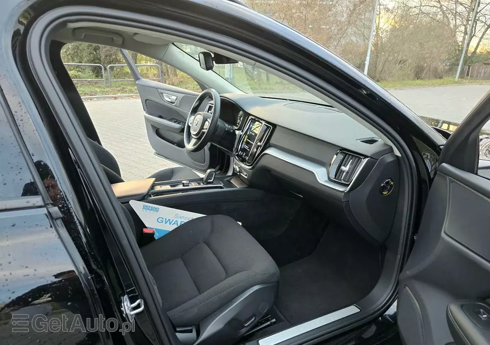 VOLVO V60 T4 Momentum