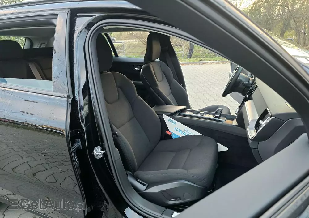 VOLVO V60 T4 Momentum