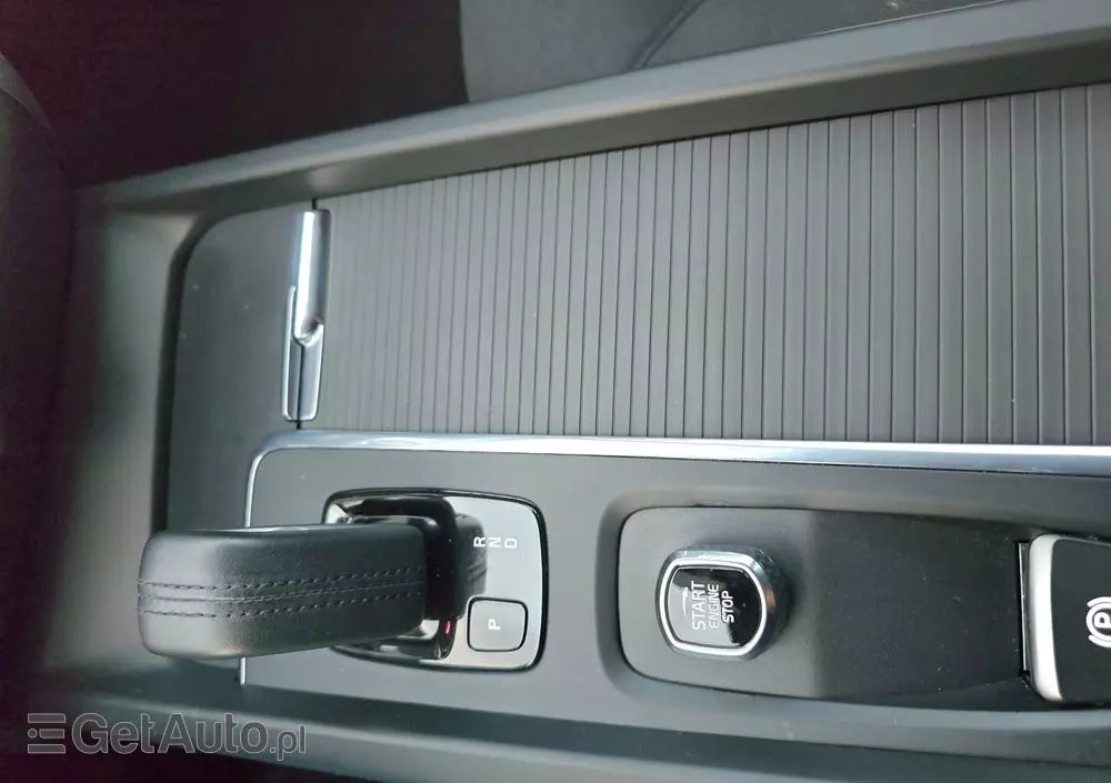 VOLVO V60 T4 Momentum