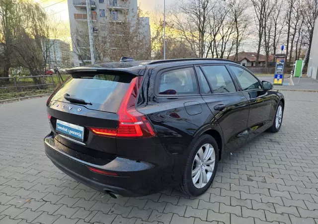 VOLVO V60 T4 Momentum