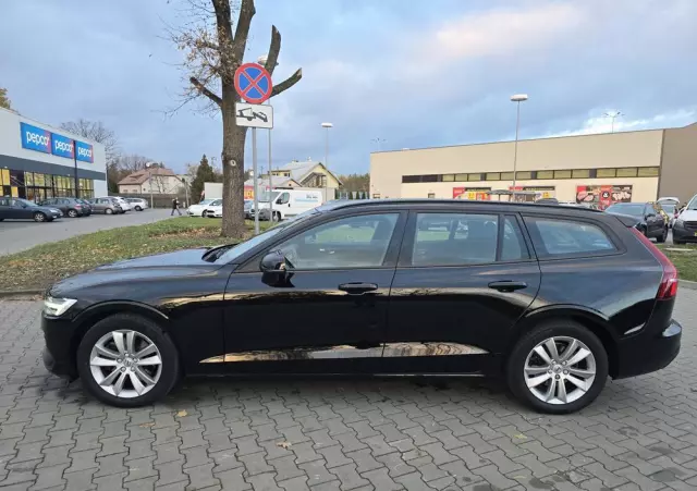 VOLVO V60 T4 Momentum