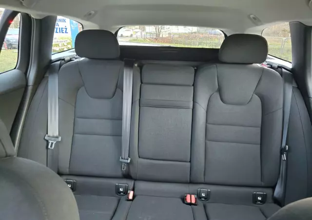 VOLVO V60 T4 Momentum