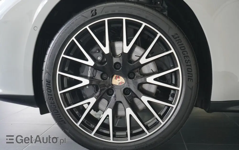 PORSCHE Panamera 4