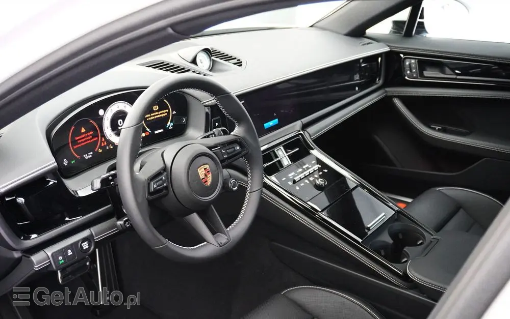 PORSCHE Panamera 4