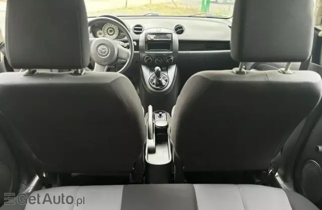 MAZDA 2 