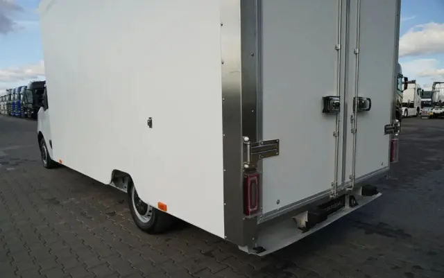 RENAULT MASTER / IZOTERMA / KONTENER / WINDA DHOLLANDIA / SPROWADZONY 