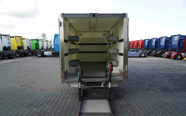 RENAULT MASTER / IZOTERMA / KONTENER / WINDA DHOLLANDIA / SPROWADZONY 