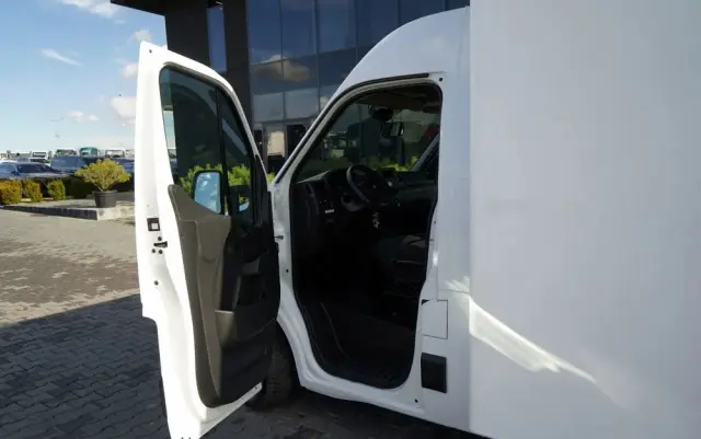 RENAULT MASTER / IZOTERMA / KONTENER / WINDA DHOLLANDIA / SPROWADZONY 