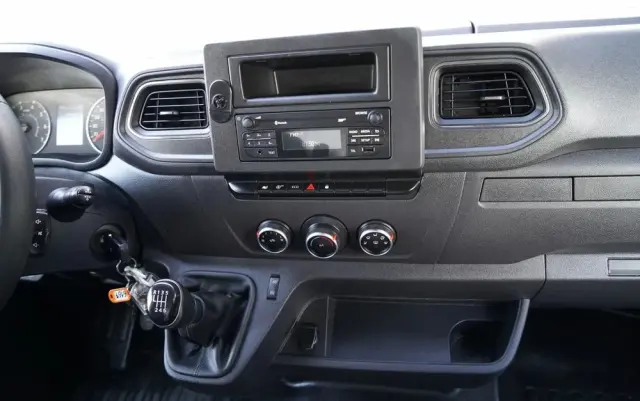 RENAULT MASTER / IZOTERMA / KONTENER / WINDA DHOLLANDIA / SPROWADZONY 