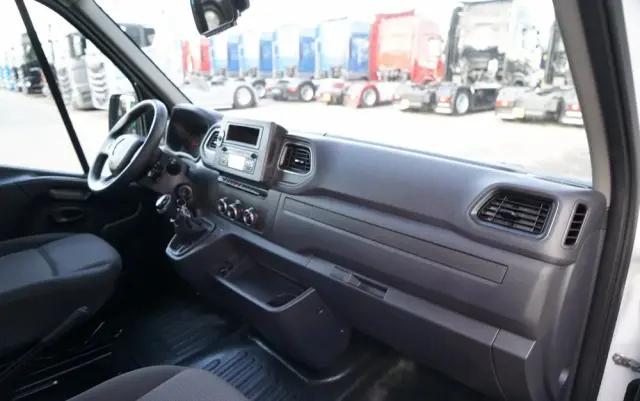 RENAULT MASTER / IZOTERMA / KONTENER / WINDA DHOLLANDIA / SPROWADZONY 