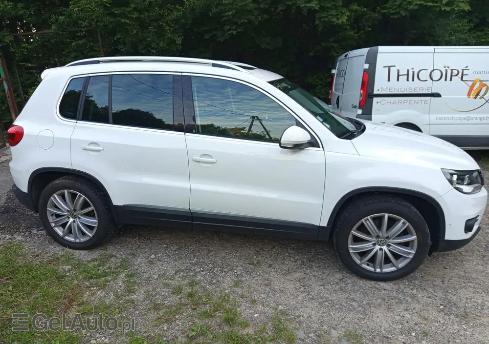 VOLKSWAGEN Tiguan 