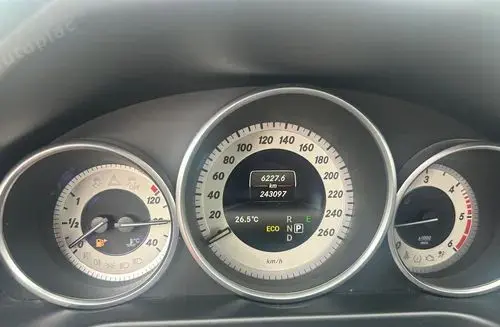 MERCEDES-BENZ Klasa E 