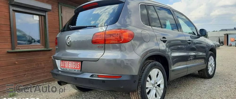 VOLKSWAGEN Tiguan 