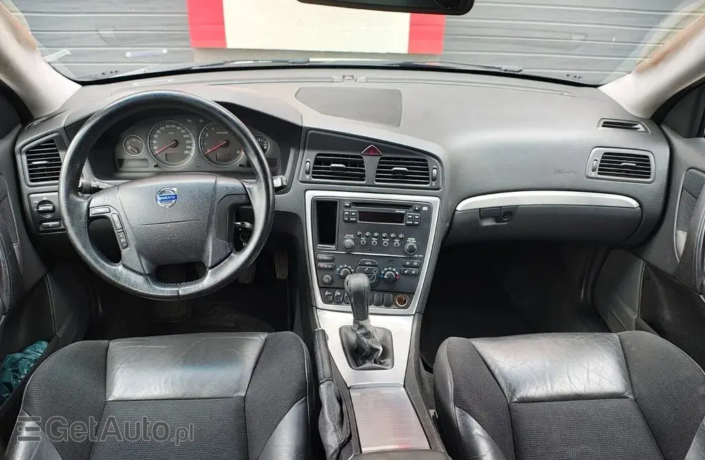 VOLVO V70 